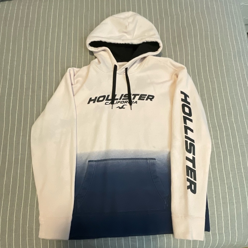 Hollister California women’s sweatshirt